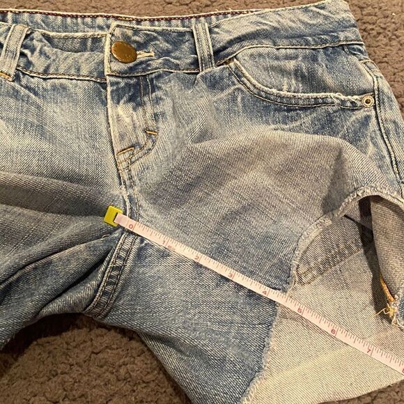 American Eagle Jean Shorts Distressed Size 6 - Picture 8 of 11